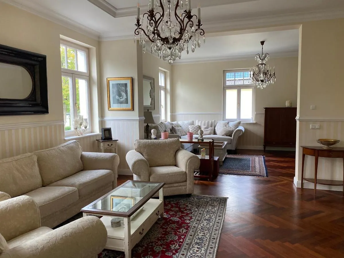 Holiday home Hauptstadtluxus - Lichtverwohnte Villa - 340 Qm - A47198 Berlin
