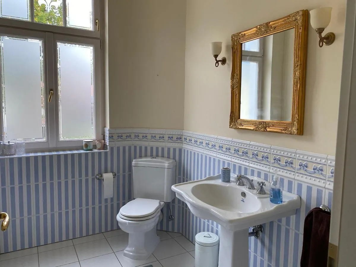 Hauptstadtluxus - Lichtverwohnte Villa - 340 Qm - A47198 Berlin Germany